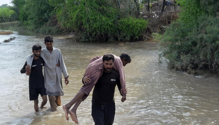 पाकिस्तान में मानसूनी बारिश और बाढ़ ने मचाई तबाही, अब तक 116 की मौत