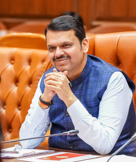 Maha CM offers Uddhav Thackeray to join MahaYuti govt