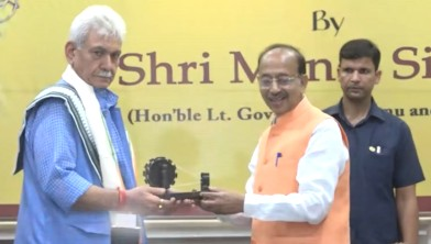 जम्मू-कश्मीर शांति की ओर, जल्द पकड़े जाएंगे पहलगाम हमले के आतंकवादी : मनोज सिन्हा