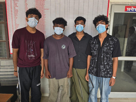 ग्रेटर नोएडा के सोसाइटी में दो पक्षों के बीच मारपीट, हिरासत में चार लोग