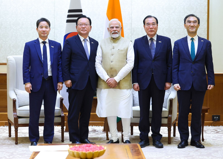 Delegation of Special Envoys from South Korea calls on PM Modi