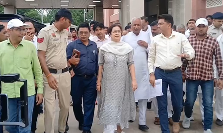 किरण चौधरी का भिवानी दौरा अमृत भारत योजना की सराहना की, हरियाणा कांग्रेस पर साधा निशाना किरण चौधरी का भिवानी दौरा अमृत भारत योजना की सराहना की, हरियाणा कांग्रेस पर साधा निशाना