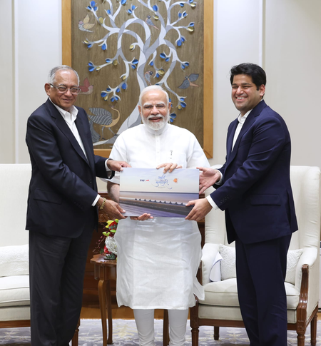 पीएम मोदी ने की टीवीएस मोटर कंपनी के चेयरमैन से मुलाकात, कहा- कच्छ की खूबसूरती दिखाने के उनके प्रयास सराहनीय