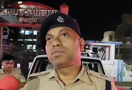 बिहार शेखपुरा पुलिस ने सिपाही भर्ती परीक्षा में धांधली करने वाले 14 आरोपियों को पकड़ा बिहार शेखपुरा पुलिस ने सिपाही भर्ती परीक्षा में धांधली करने वाले 14 आरोपियों को पकड़ा