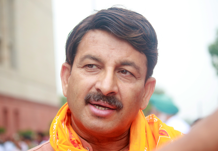बीजेपी सांसद मनोज तिवारी 30 साल बाद कांवड़ यात्रा पर, बाबा वैद्यनाथ धाम में करेंगे जल अर्पण