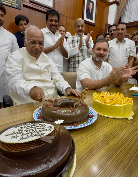 Congress celebrates Kharge's birthday with cake-cutting ceremony; Rahul, Priyanka join in