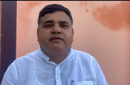 एनडीए की सरकार भ्रष्टाचार में डूबी, अब मंत्री और उप मुख्यमंत्री आमने-सामने शक्ति सिंह यादव एनडीए की सरकार भ्रष्टाचार में डूबी, अब मंत्री और उप मुख्यमंत्री आमने-सामने शक्ति सिंह यादव