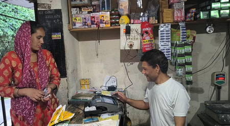 चमोली में प्रधानमंत्री गरीब कल्याण योजना से ग्रामीणों को मिल रहा मुफ्त राशन, केंद्र सरकार का जताया आभार चमोली में प्रधानमंत्री गरीब कल्याण योजना से ग्रामीणों को मिल रहा मुफ्त राशन, केंद्र सरकार का जताया आभार