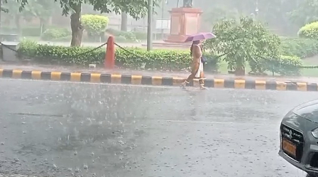 दिल्ली-एनसीआर में झमाझम बारिश, ऑरेंज अलर्ट जारी दिल्ली-एनसीआर में झमाझम बारिश, ऑरेंज अलर्ट जारी