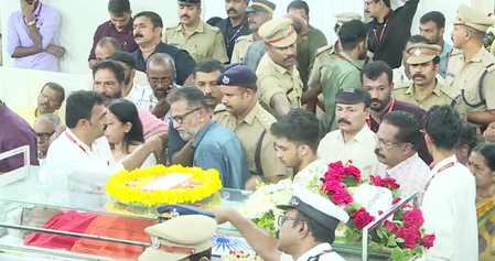 Last of revolutionary Communist V.S. Achuthanandan consigned to flames