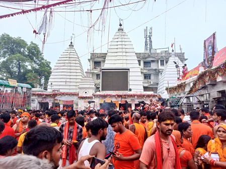 देवघर में 14 दिनों में 23 लाख से ज्यादा शिवभक्तों ने कामना ज्योतिर्लिंग पर किया जलार्पण देवघर में 14 दिनों में 23 लाख से ज्यादा शिवभक्तों ने कामना ज्योतिर्लिंग पर किया जलार्पण