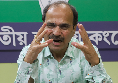 बंगाल के लोगों को धोखा दे रही ममता बनर्जी की सरकार अधीर रंजन चौधरी बंगाल के लोगों को धोखा दे रही ममता बनर्जी की सरकार अधीर रंजन चौधरी