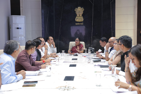 Delhi CM reiterates focus on enhancing bed capacity in hospitals