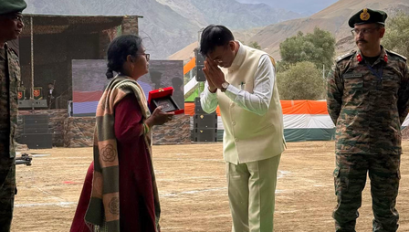 Union Minister Mandaviya, Army chief pay tributes to 1999 Kargil War heroes in Drass