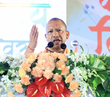 सैनिकों ने बलिदान देकर देश की एकता-अखंडता को बरकरार रखा : सीएम योगी