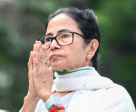 Mamata Banerjee to meet Durga puja organisers on July 31, likely to increase grant