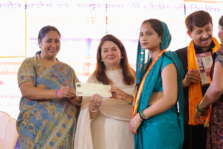 Delhi CM Rekha Gupta greets 201 working women on getting interest-free loans
