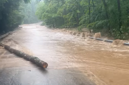 Record 2025 flash floods signal rising climate risk in US Record 2025 flash floods signal rising climate risk in US