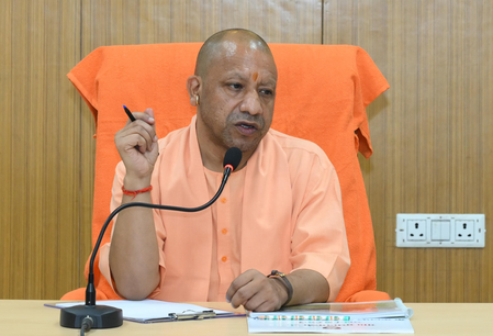 बाराबंकी मंदिर हादसा: भगदड़ में दो श्रद्धालुओं की मौत, सीएम योगी ने जताया दुख