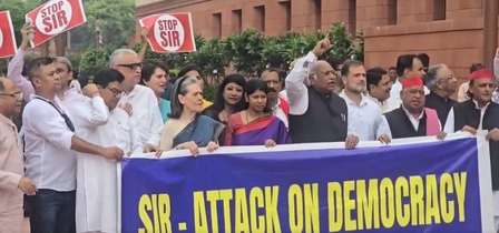 बिहार में एसआईआर के जरिए वोटिंग का अधिकार छीनने की साजिश खड़गे बिहार में एसआईआर के जरिए वोटिंग का अधिकार छीनने की साजिश खड़गे