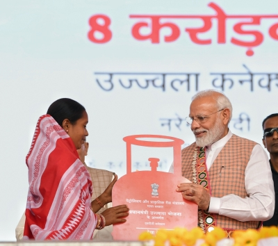 10.33 crore LPG connections distributed under PMUY scheme: Minister