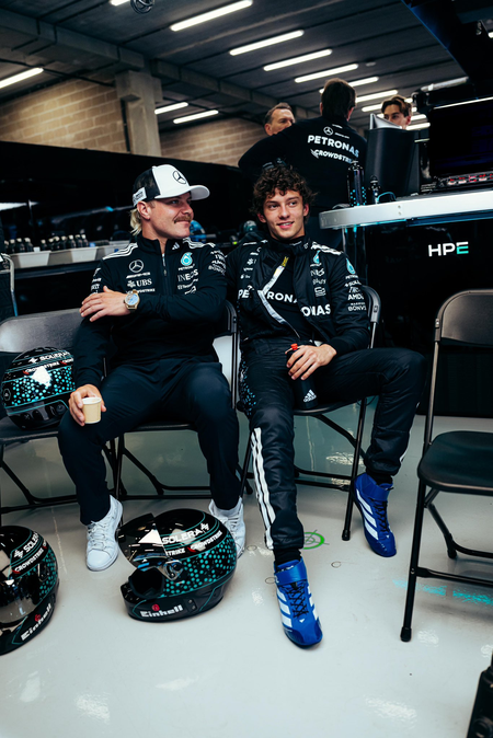 Formula 1: Hamilton defends 'fantastic' Kimi Antonelli amid rookie season struggles Formula 1: Hamilton defends 'fantastic' Kimi Antonelli amid rookie season struggles