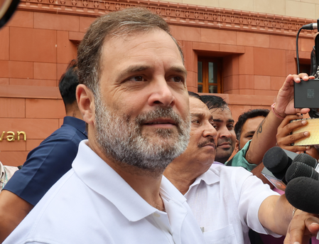 सरकार ने देश की इकॉनमी को खत्म कर दिया, अमेरिकी टैरिफ के बाद राहुल गांधी ने निशाना साधा सरकार ने देश की इकॉनमी को खत्म कर दिया, अमेरिकी टैरिफ के बाद राहुल गांधी ने निशाना साधा