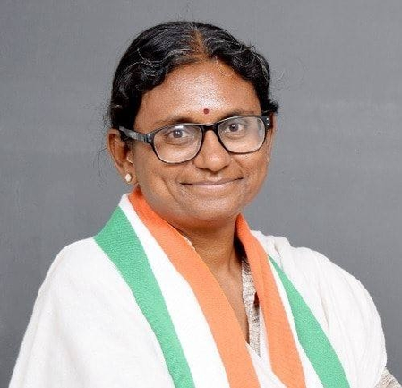 Ahead of padyatra, Congress' T'gana in-charge meets CM Revanth Reddy