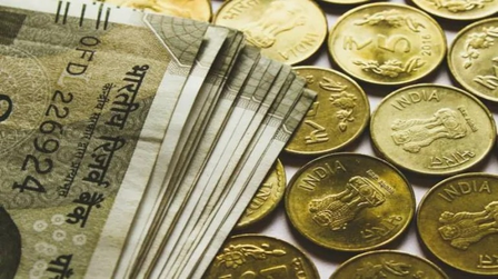 Govt spends Rs 2.75 lakh crore on big infra projects to boost growth in April-June