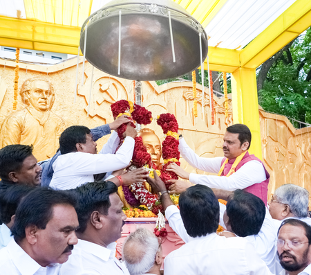 साहित्यरत्न अन्नाभाऊ साठे की जयंती, मुख्यमंत्री देवेंद्र फडणवीस ने दी श्रद्धांजलि साहित्यरत्न अन्नाभाऊ साठे की जयंती, मुख्यमंत्री देवेंद्र फडणवीस ने दी श्रद्धांजलि