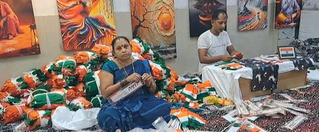 Surat businessmen bag Rs 100 crore Tricolour flags order ahead of Independence Day Surat businessmen bag Rs 100 crore Tricolour flags order ahead of Independence Day