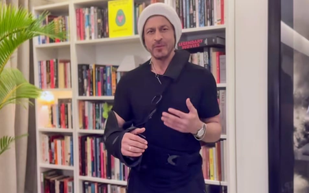 SRK appears with injured arm in special message after his National Award win: 'Award serves as reminder for me' SRK appears with injured arm in special message after his National Award win: 'Award serves as reminder for me'