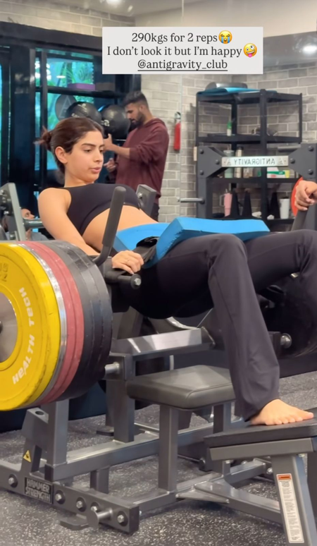 Khushi Kapoor does hip thrust with whopping 290 kilos of weight