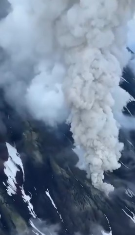 Krasheninnikov Volcano erupts on Russia's far eastern Kamchatka Peninsula Krasheninnikov Volcano erupts on Russia's far eastern Kamchatka Peninsula