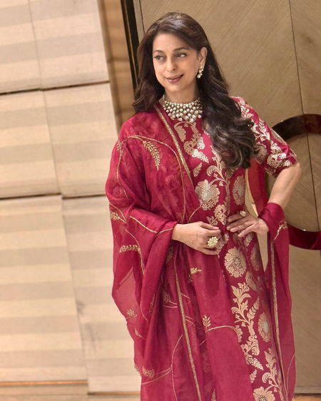 Juhi Chawla congratulates SRK on National Award win Juhi Chawla congratulates SRK on National Award win