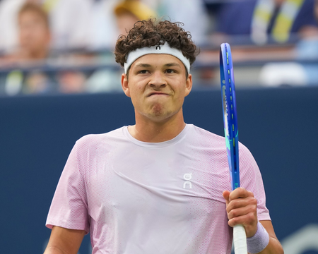 Shelton scores 100th tour-level win to enter Toronto QF Shelton scores 100th tour-level win to enter Toronto QF