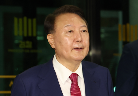 South Korea: Special counsel says no plans to detain Yoon until Wednesday