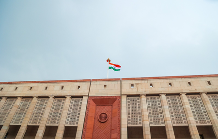 संसद में विपक्ष ने किया हंगामा, दोनों सदन की कार्यवाही स्थगित संसद में विपक्ष ने किया हंगामा, दोनों सदन की कार्यवाही स्थगित