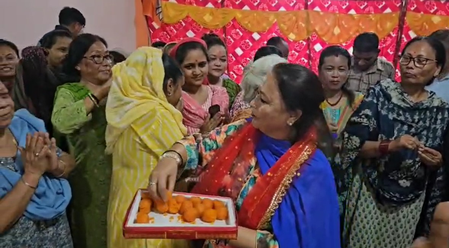 जम्मू-कश्मीर अनुच्छेद 370 हटने की छठी वर्षगांठ पर गोरखा समाज में जश्न का माहौल, पीएम मोदी का जताया आभार जम्मू-कश्मीर अनुच्छेद 370 हटने की छठी वर्षगांठ पर गोरखा समाज में जश्न का माहौल, पीएम मोदी का जताया आभार