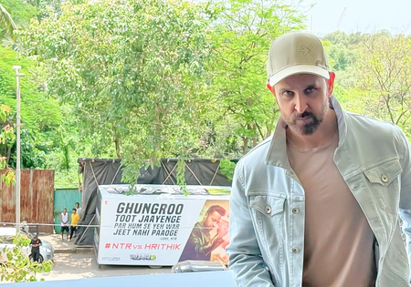 वॉर 2 से पहले शुरू हुई जंग! ऋतिक रोशन और जूनियर एनटीआर की सोशल मीडिया पर नोकझोंक ने बढ़ाया फैंस का उत्साह वॉर 2 से पहले शुरू हुई जंग! ऋतिक रोशन और जूनियर एनटीआर की सोशल मीडिया पर नोकझोंक ने बढ़ाया फैंस का उत्साह