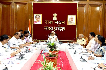 योजना के प्रभावी क्रियान्वयन के लिए अधिकारियों की जिम्मेदारी तय हो राज्यपाल पटेल योजना के प्रभावी क्रियान्वयन के लिए अधिकारियों की जिम्मेदारी तय हो राज्यपाल पटेल