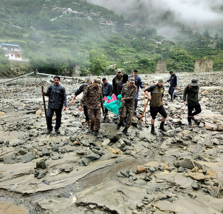 उत्तराखंड धराली में 70 से अधिक लोगों को सुरक्षित बचाया गया उत्तराखंड धराली में 70 से अधिक लोगों को सुरक्षित बचाया गया