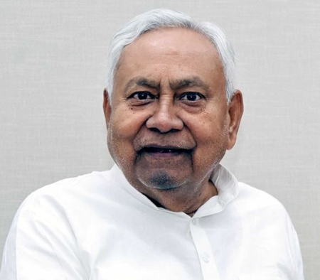 Nitish Kumar orders officials to accommodate teachers seeking postings closer to home