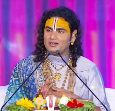 मीडिया ने मेरी बात को तोड़-मरोड़कर पेश किया कथावाचक अनिरुद्धाचार्य मीडिया ने मेरी बात को तोड़-मरोड़कर पेश किया कथावाचक अनिरुद्धाचार्य