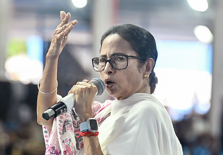 On Tagore's death anniversary, Mamata flags 'harassment of Bengalis' in BJP-ruled states