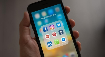 81 pc Indians use Facebook, Instagram and WhatsApp to discover financial products: Report