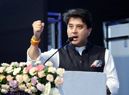 सफल युवा आने वाली पीढ़ियों के लिए मिसाल बनें : ज्योतिरादित्य सिंधिया