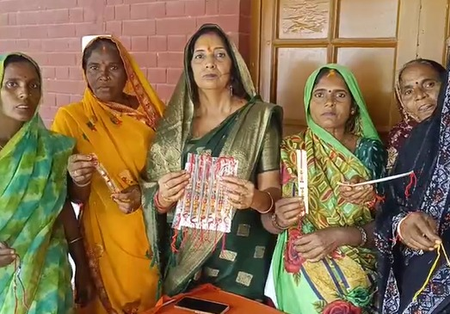 Uttar Pradesh: Women of Self-Help Groups send swadeshi 'rakhis' to soldiers in Jaunpur