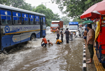 Delhi-NCR witnesses heavy rain, triggering waterlogging; several flights delayed