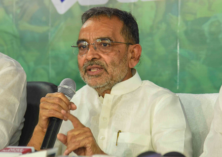 एसआईआर को सिर्फ जनता के बीच मुद्दा बनाना चाहता विपक्ष, उपेंद्र कुशवाहा का राहुल और तेजस्वी पर हमला एसआईआर को सिर्फ जनता के बीच मुद्दा बनाना चाहता विपक्ष, उपेंद्र कुशवाहा का राहुल और तेजस्वी पर हमला